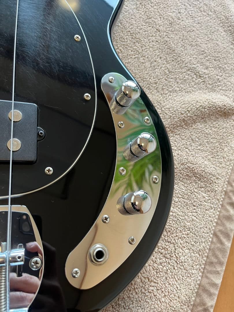 Sterling by Music Man SUBシリーズ 4弦エレキベース