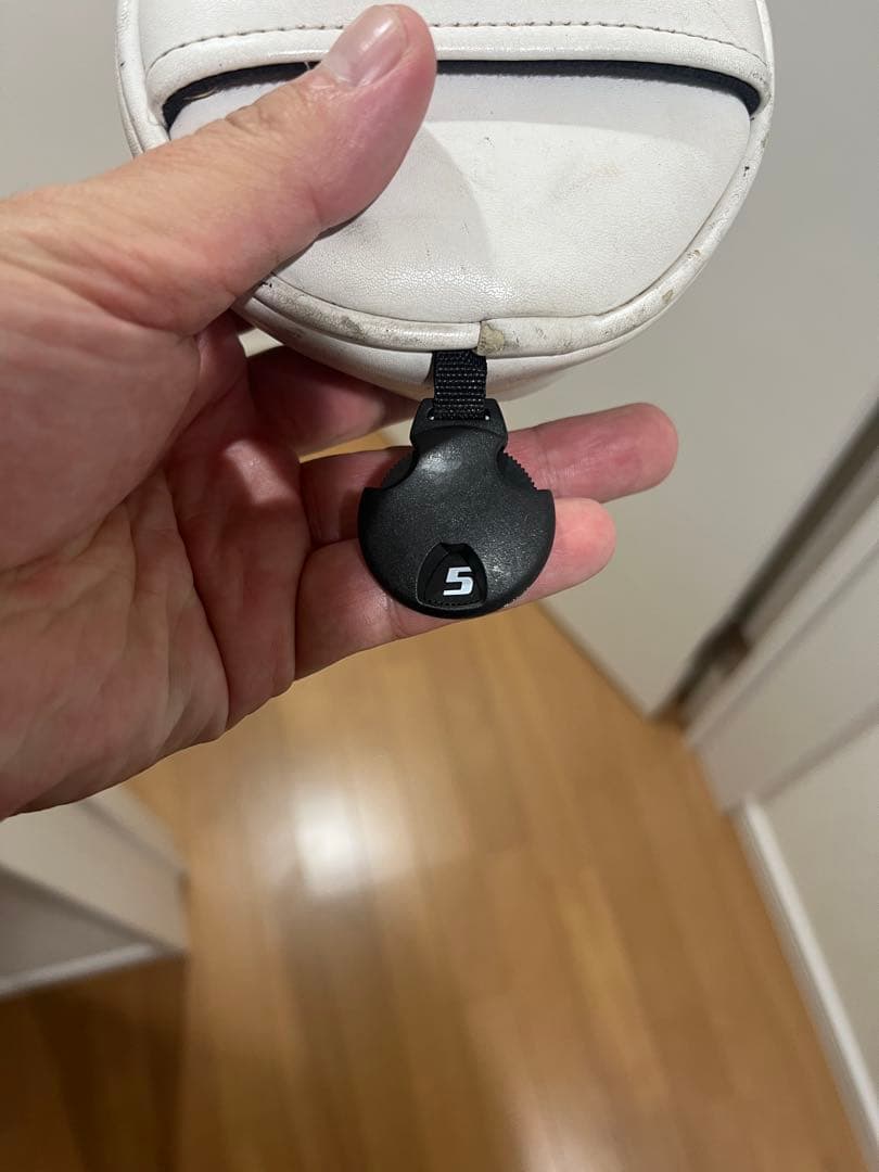 OAKLEY ゴルフバッグ・キャディバッグ ホワイト　ヘッドカバー付き