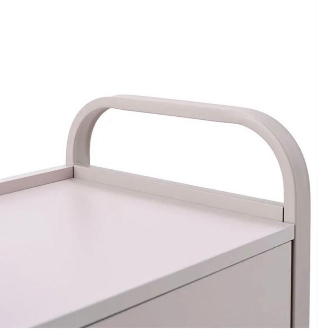 ピンクの金属製3段収納ワゴン