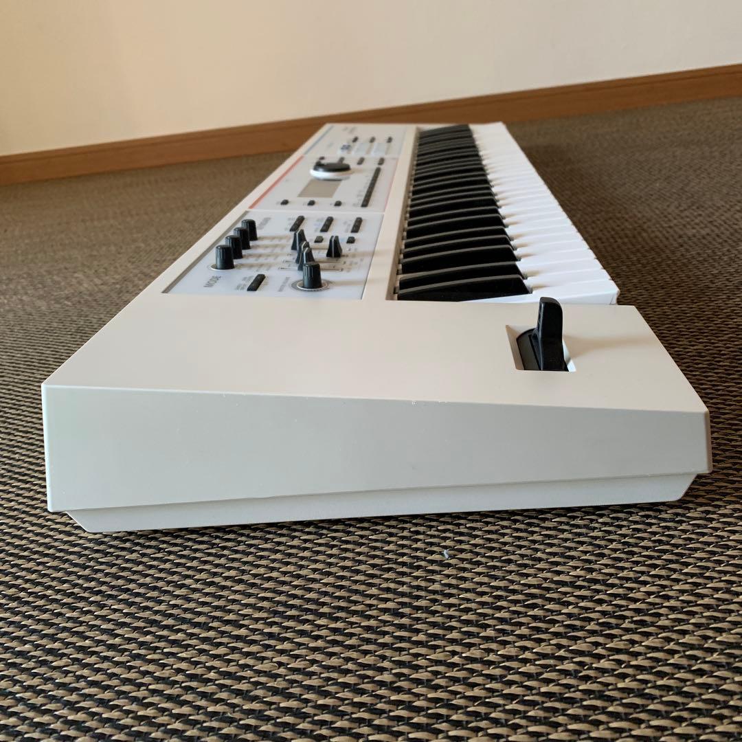 鍵盤楽器 Roland JUNO-DS61 W