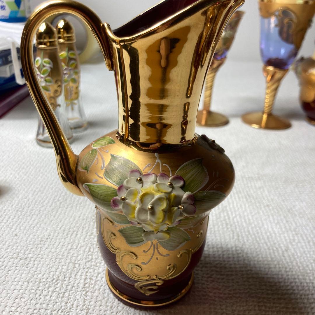 ベネチアングラス　赤と金の花柄ティーセット