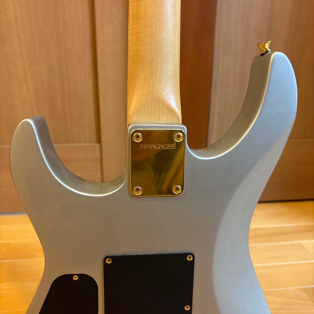 【たっちです】FERNANDES ゴールドパーツ仕様 トレモロアーム付
