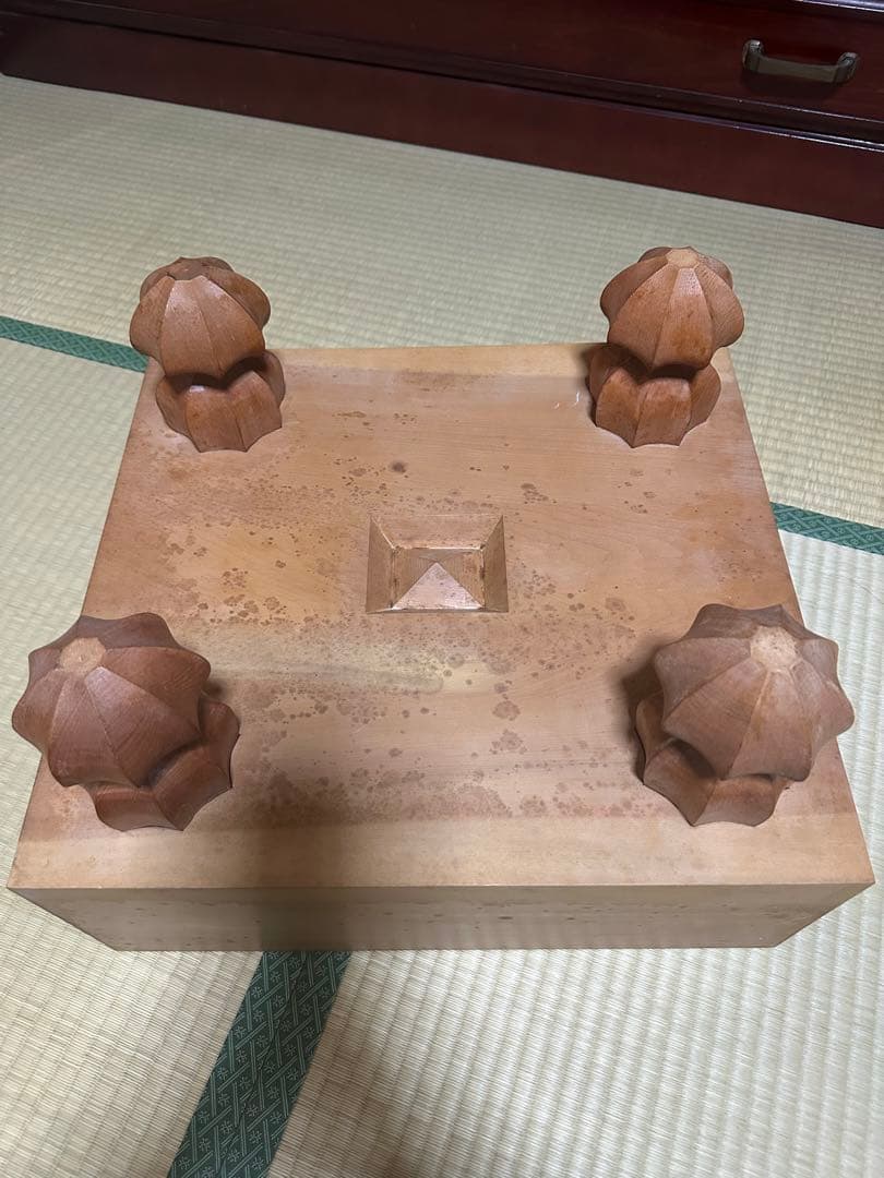 本榧・碁石・花梨碁笥　　　　　　　高級本蛤白石・那智黒石