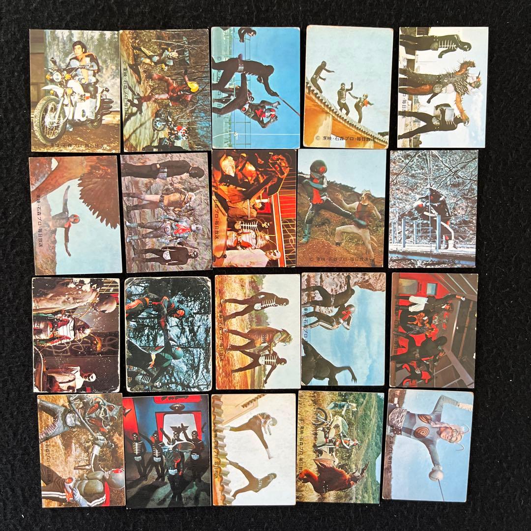 カルビー旧仮面ライダーカード100番台コンプとカードアルバム3冊のセット