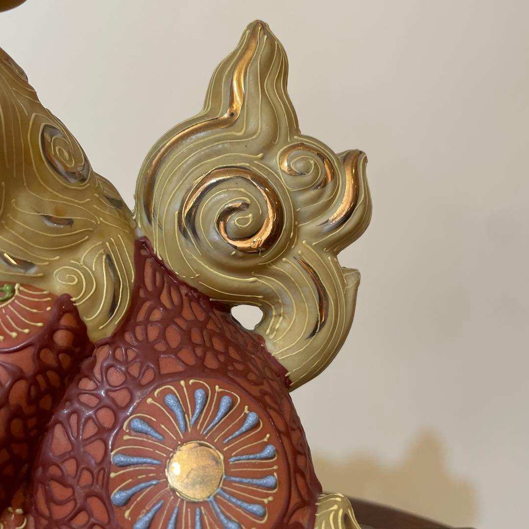 陶器製 獅子の像 ガラスケース入り