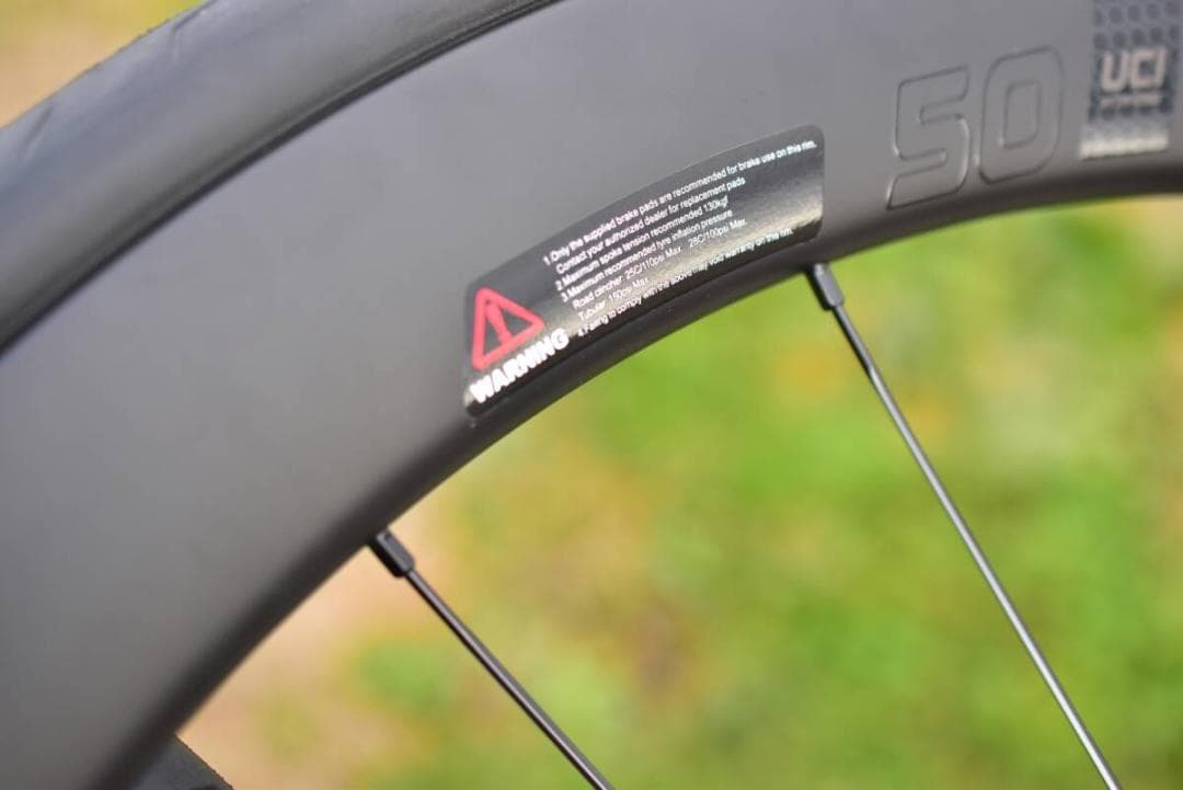 ATTAQUE Carbon 50mm クリンチャー700c・シマノ12速対応