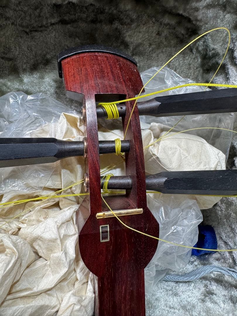 9-津軽三味線?　高級糸巻き 紅木？ハードケース&付属