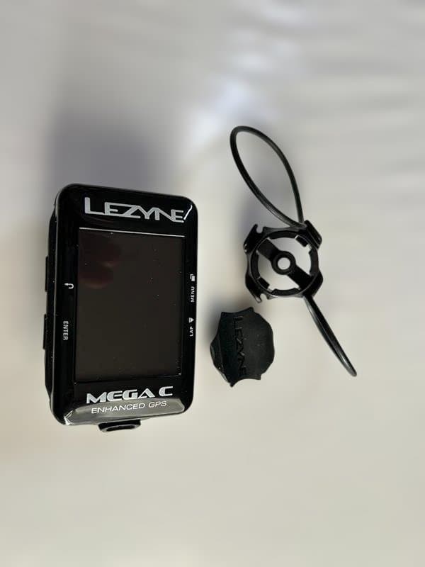 サイクルコンピューター & 取り付け金具 & ライト