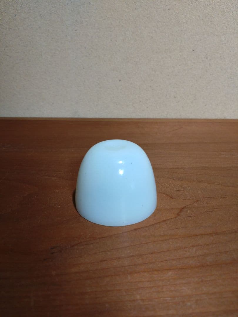 江戸ガラス 型吹き 乳白色盃 猪口