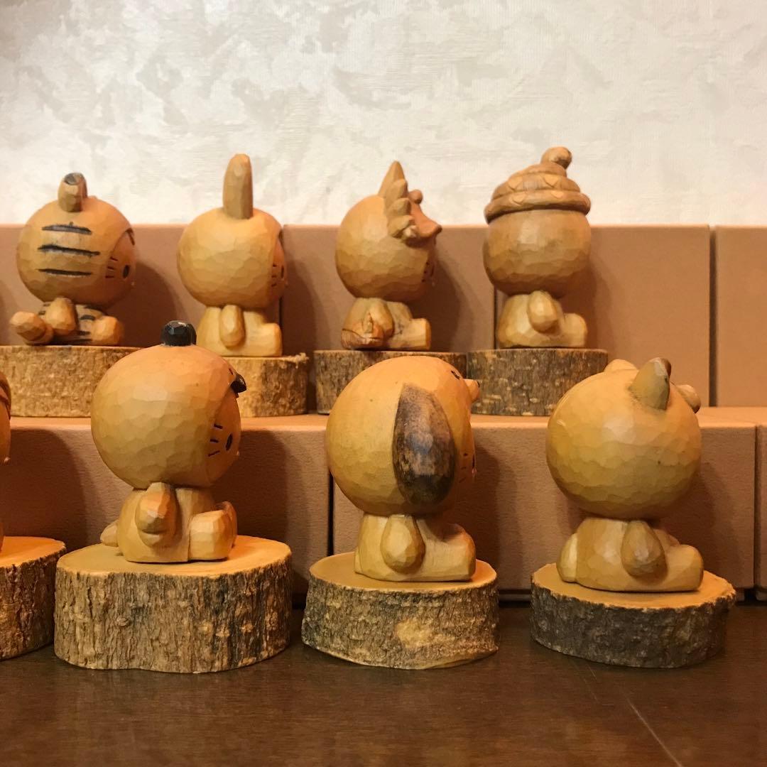 ハローキティ　木彫り　十二支12体セット　箱付き