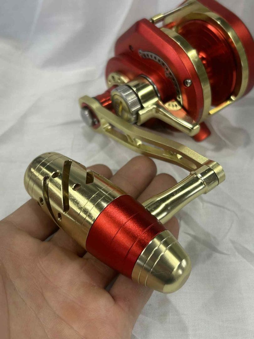 レッド/ゴールド ベイトリール