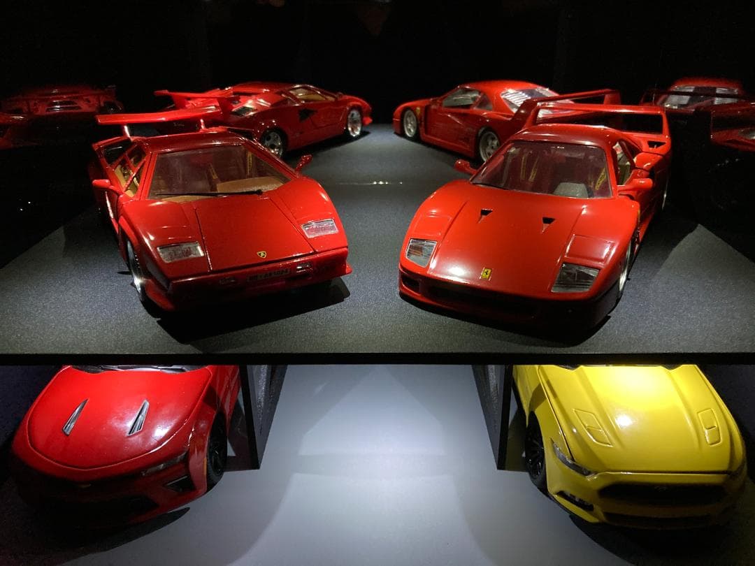 ミニカー専用ジオラマ：1/18 ショールーム＆ガレージⅢ／最大展示台数6台！