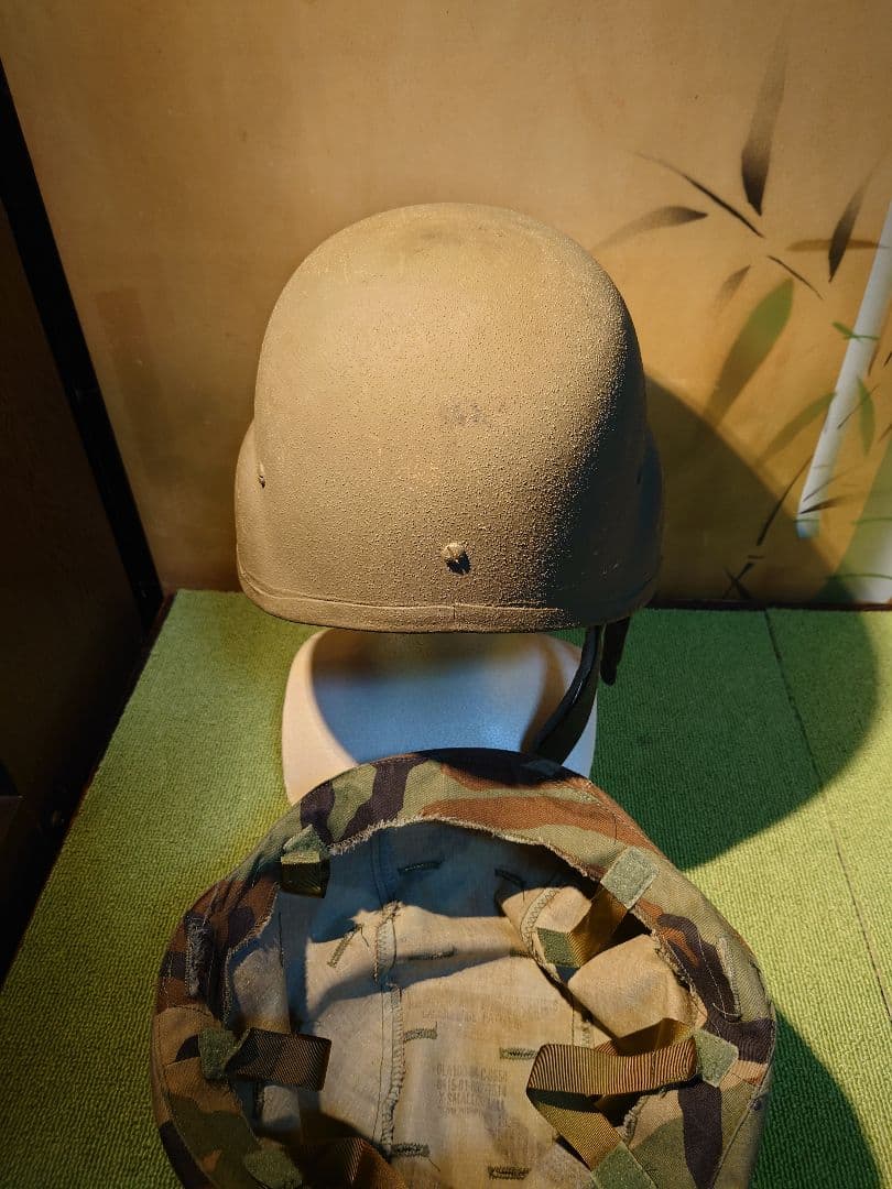 米軍放出　実物防弾Pasgtヘルメット　フリッツバリスティックヘルメット 80s