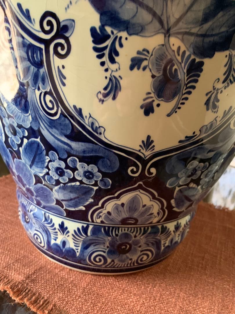 ロイヤルデルフト　破格！オランダのビンテージ超大型花瓶で細かく描き込まれた美術品