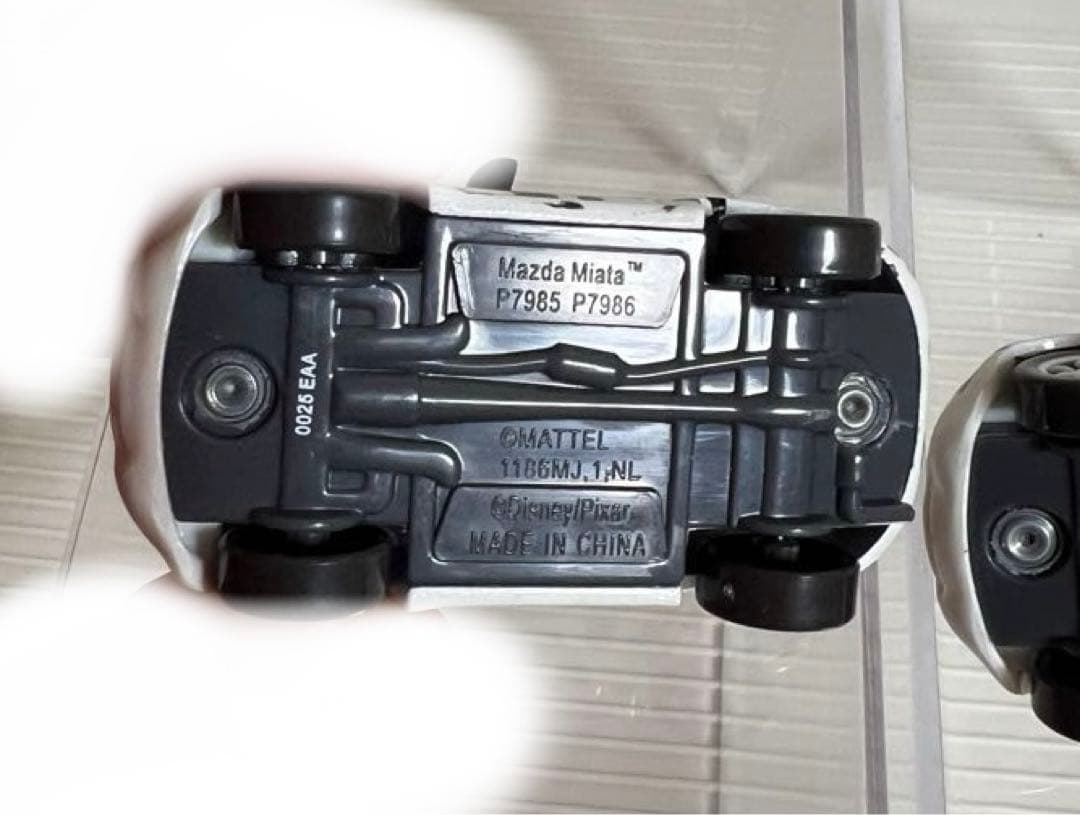 カーズ、マテル、ミニカー、赤い帽子