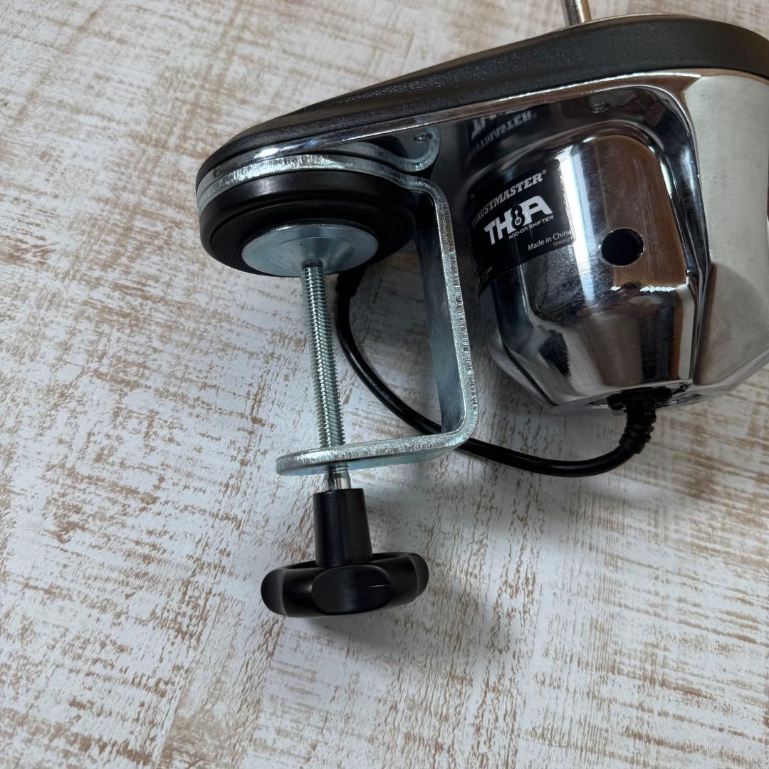 THRUSTMASTER TH8Aシフター Add on shifter