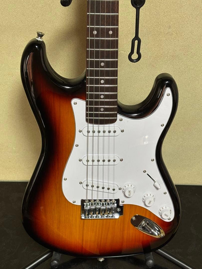 超美品✧*。SELDERエレキギター サンバースト