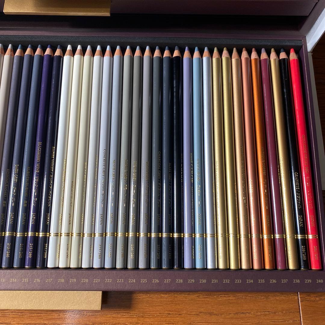 三菱鉛筆ユニカラー240色セットリミテッドエディション限定生産品　50周年記念