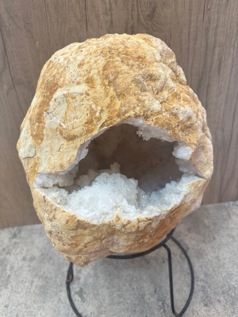 専用ページ巨大ジオード水晶ブレスレットの浄化に　台座付