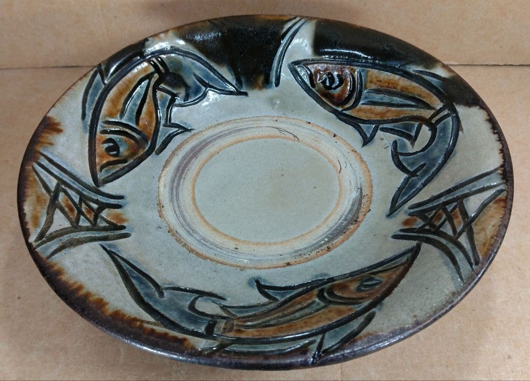 【本物保証】金城次郎 壷屋焼 魚紋皿 共箱 栞 人間国宝 壺屋焼 希少作品