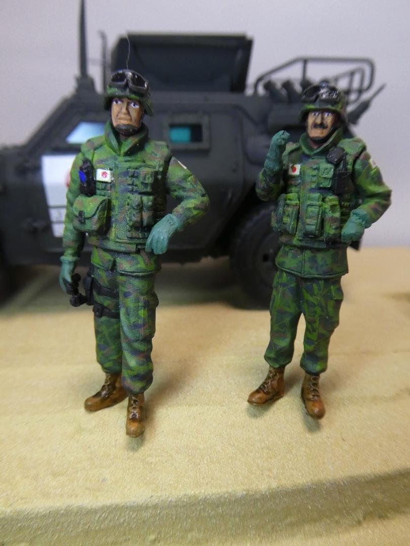 タミヤ 1/35 陸上自衛隊　軽装甲機動車　イラク派遣仕様＆イラク派遣隊員セット