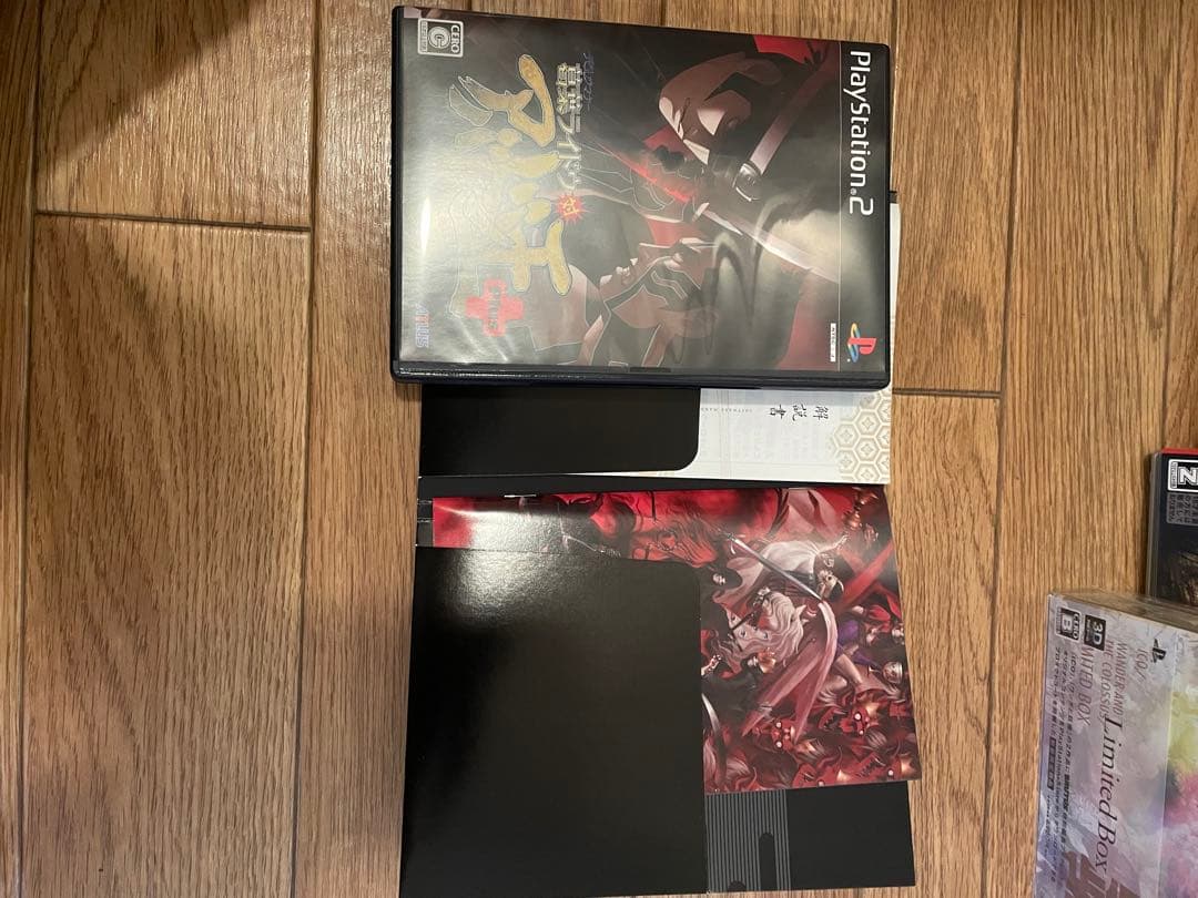 ps3本体　コントローラー3つ　美品ゲーム13本　縦置き台座あり