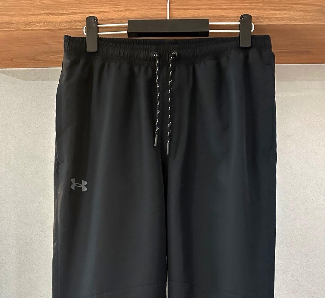 新品タグ付き★アンダーアーマー★ウインドパンツ　XL メンズ 黒