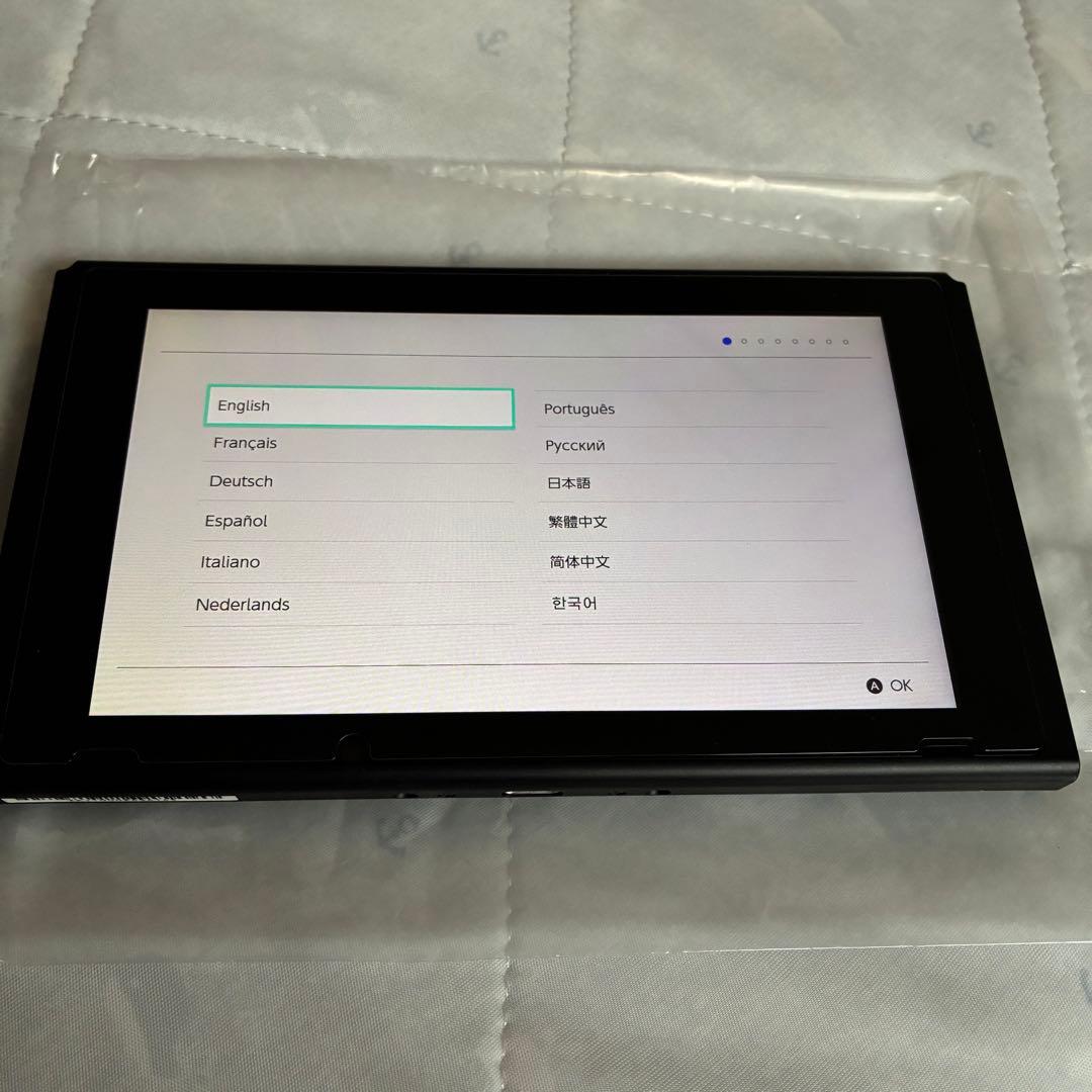 Nintendo Switch 本体 キャリングケース、128GBのSDカード付