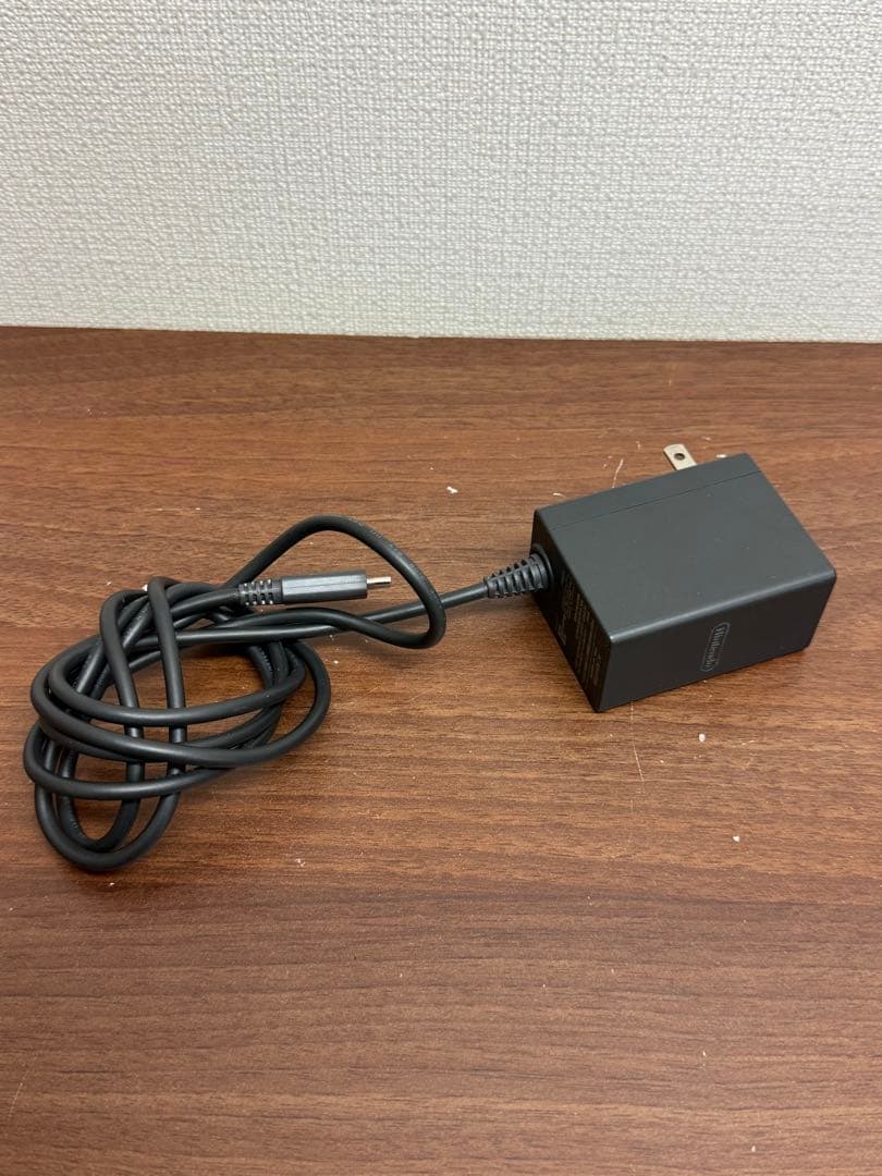 【送料込み】通電確認済み★任天堂　switch Nintendo