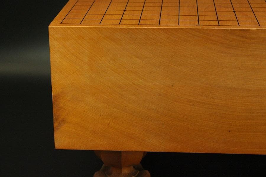 囲碁 碁盤 本榧 良木目 足付 総高26.8cm 厚み15cm 良品(A267)