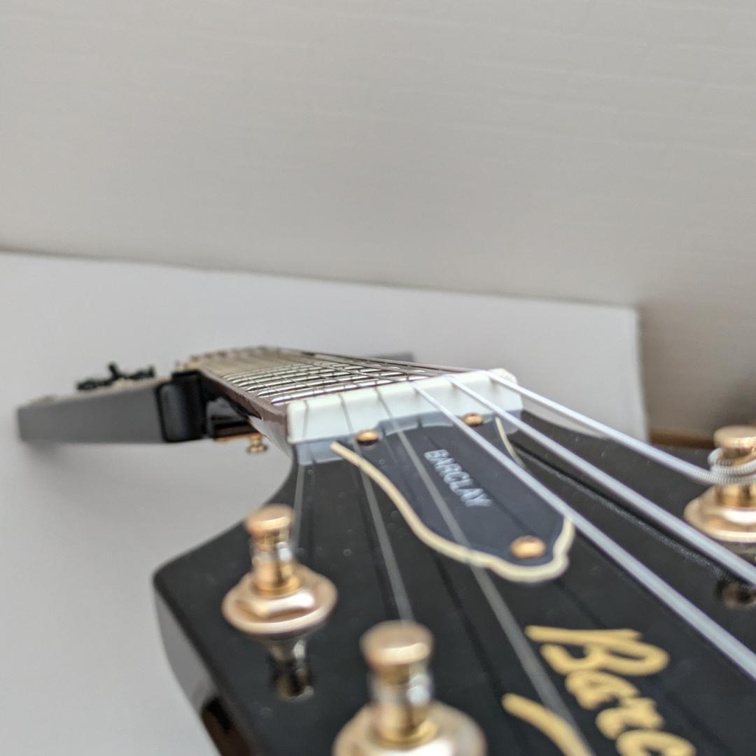 バークレー　フライングVタイプ　ギター