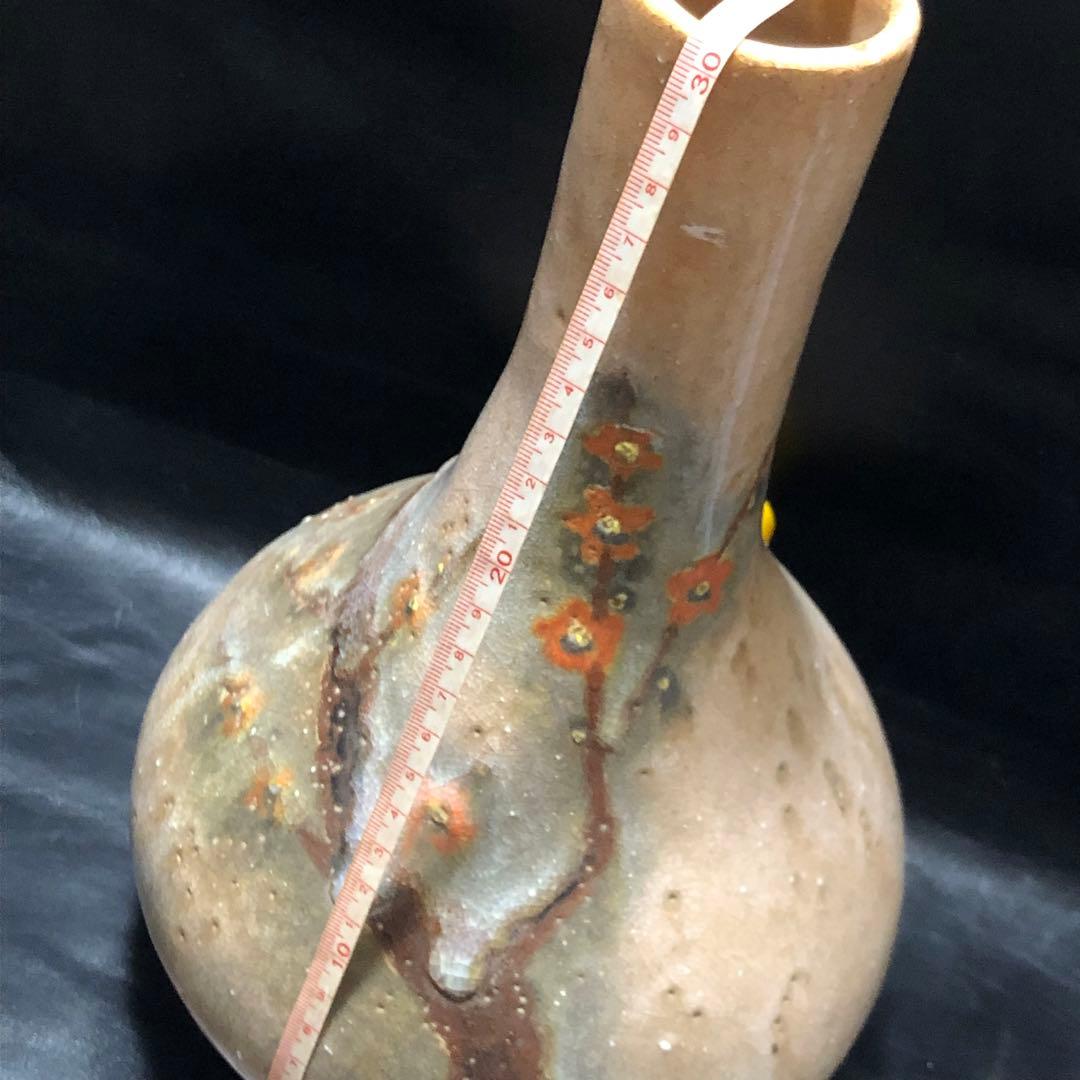 美しい古美術◾️蔵から見事な梅の木が描かれた釉薬どろどろね花瓶、壺、壷が出て来た。