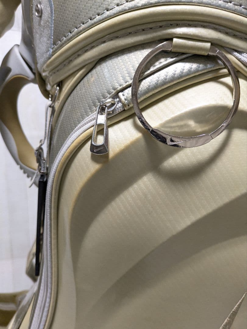 Nike キャディバッグ エナメル　フードカバー付き