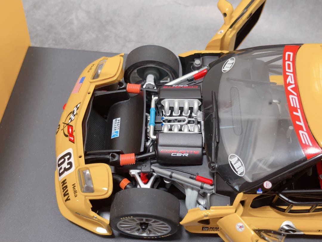 Ak385　オートアート 1/18 シボレー コルベット C5R ルマン