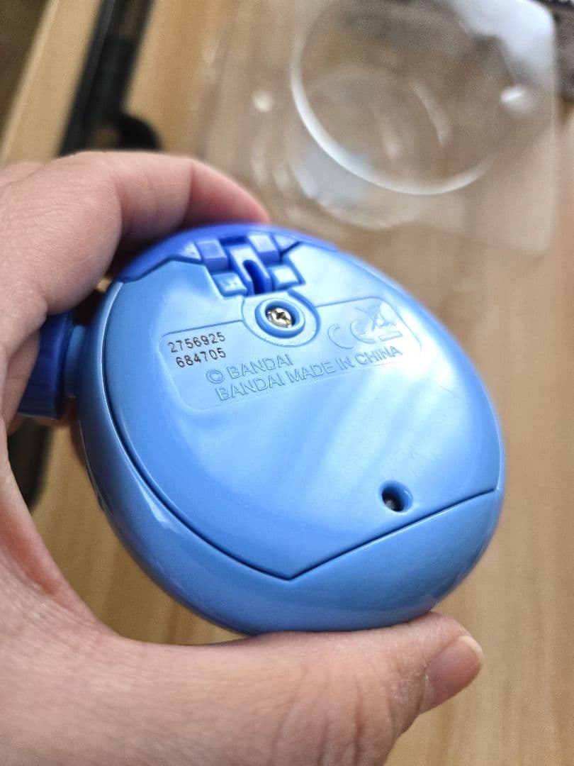 たまごっち　パラダイス　ブルー　ネックストラップ　玩具　人気　育成