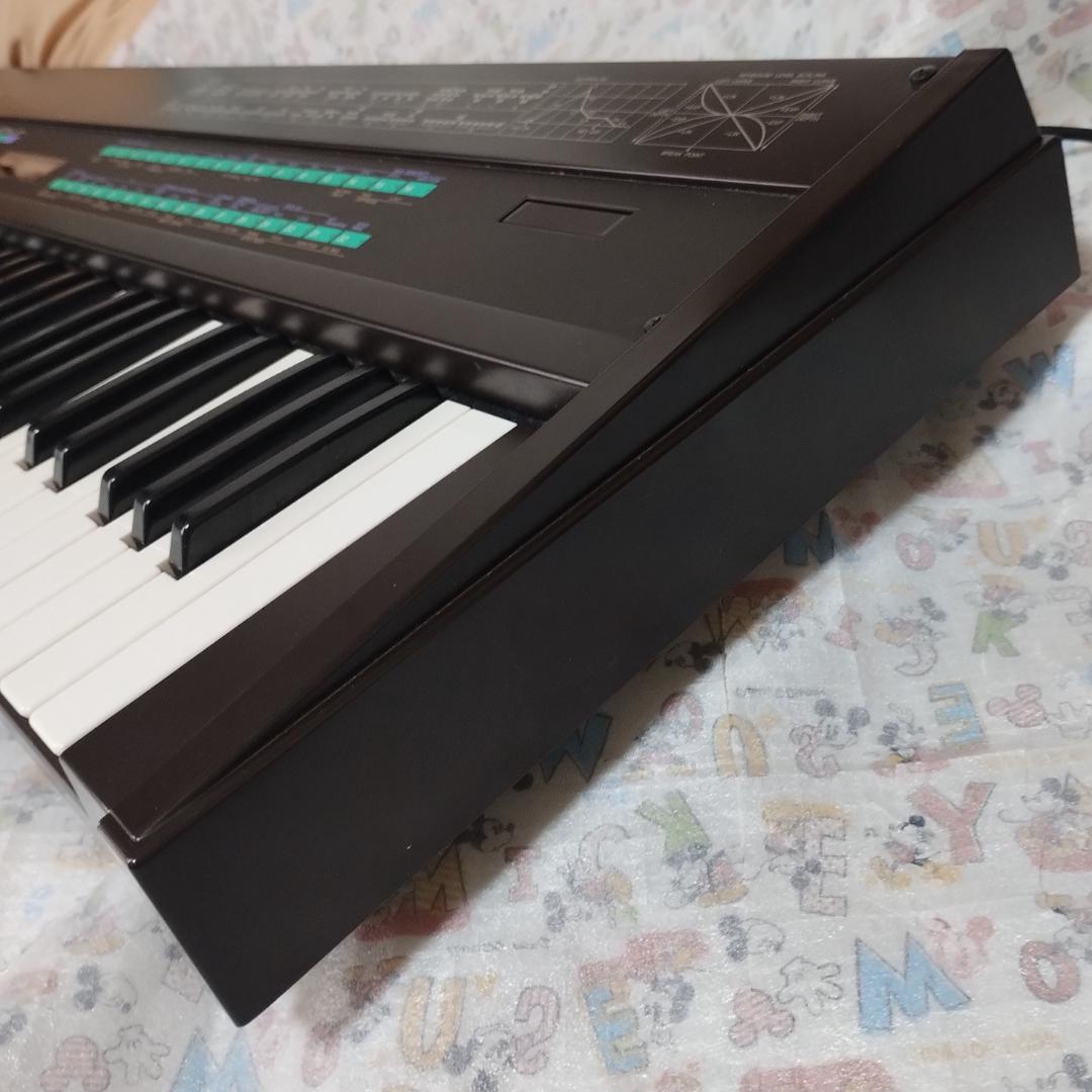 YAMAHA「 DX7 」 FM音源搭載デジタルシンセサイザー