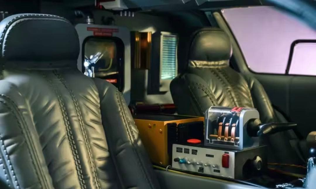 1/6ホットトイズ バックトゥザフューチャー パート2 デロリアンタイムマシーン