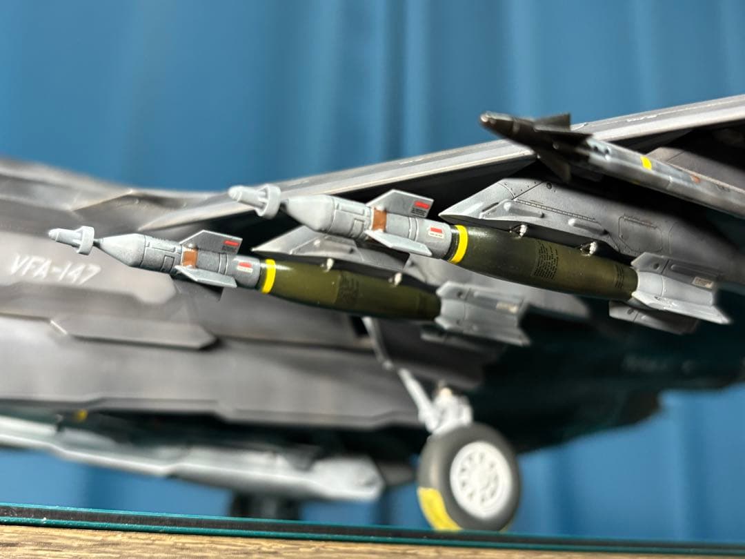 戦闘機　プラモデル完成品　タミヤ　1/48 F-35C ライトニングII
