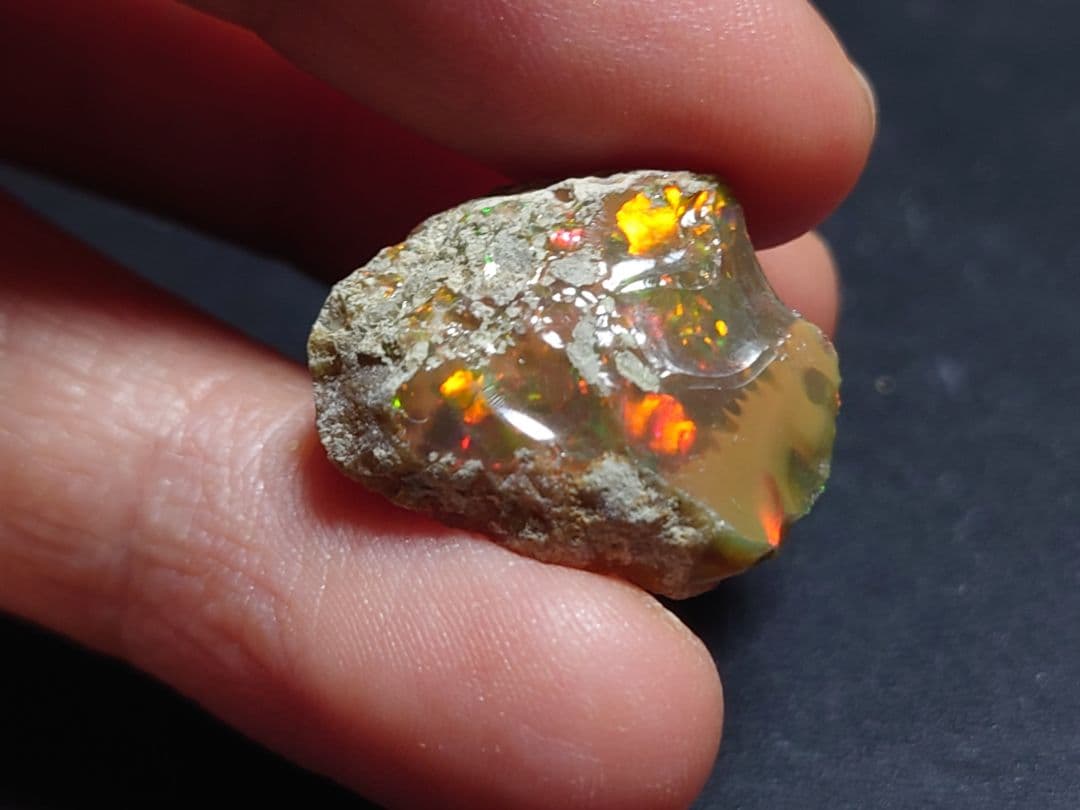 希少　エッグ　エチオピアウェロ産　オパール　原石　鉱物標本　ジュエリーグレード