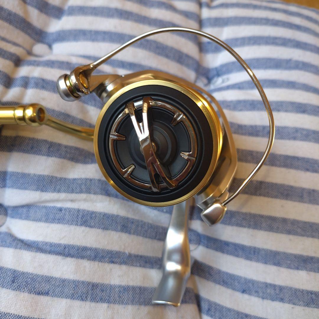 【箱付き】シマノスピニングリール 18 ストラディック SW 5000 XG