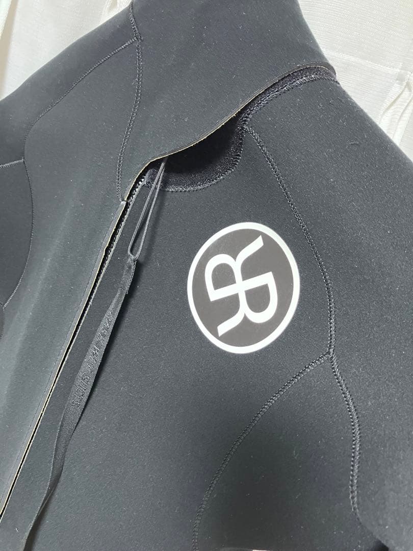 RASH WETSUITS ラッシュウエットスーツ