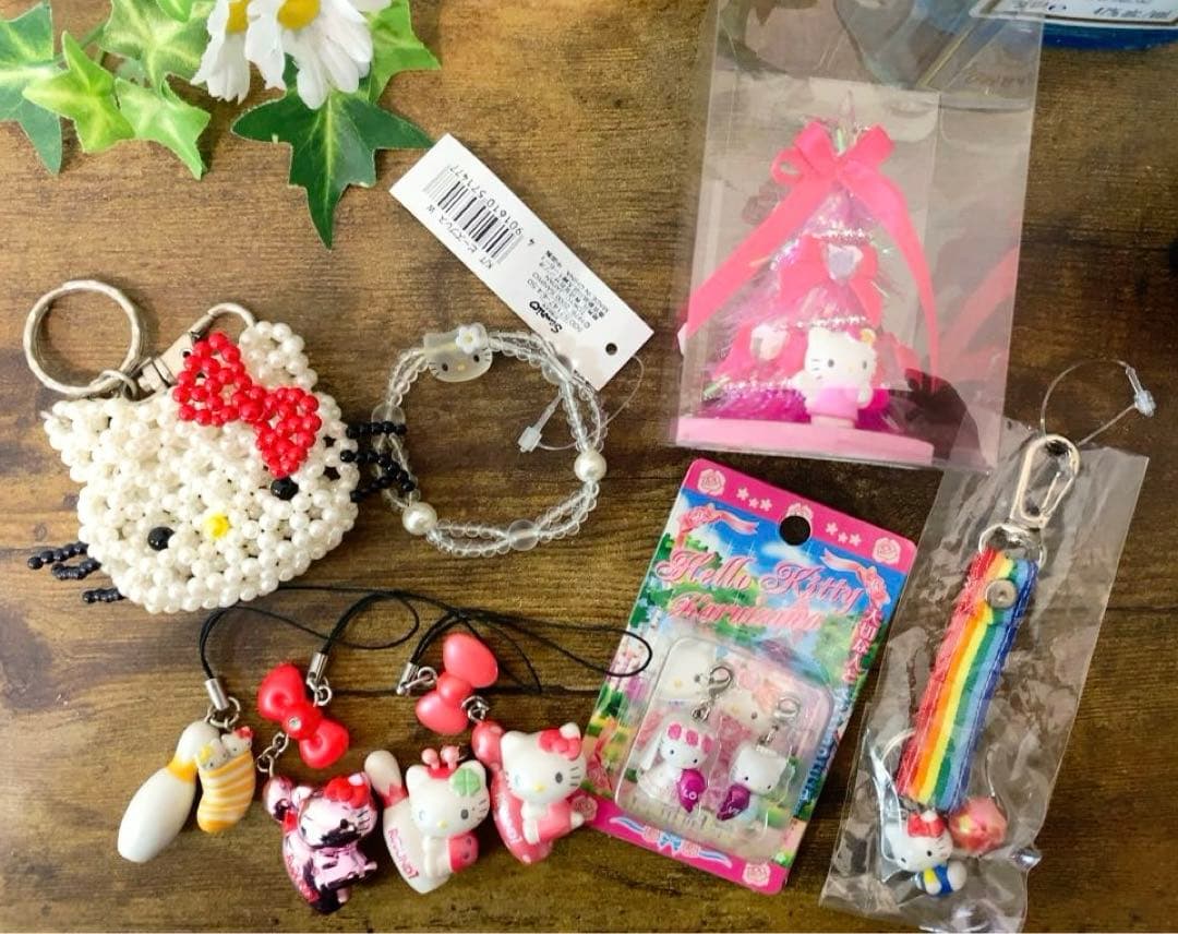 た*ぽ様 ☆激レア☆ ハローキティ ビーズポーチ　ブレスレット　ストラップ等　9