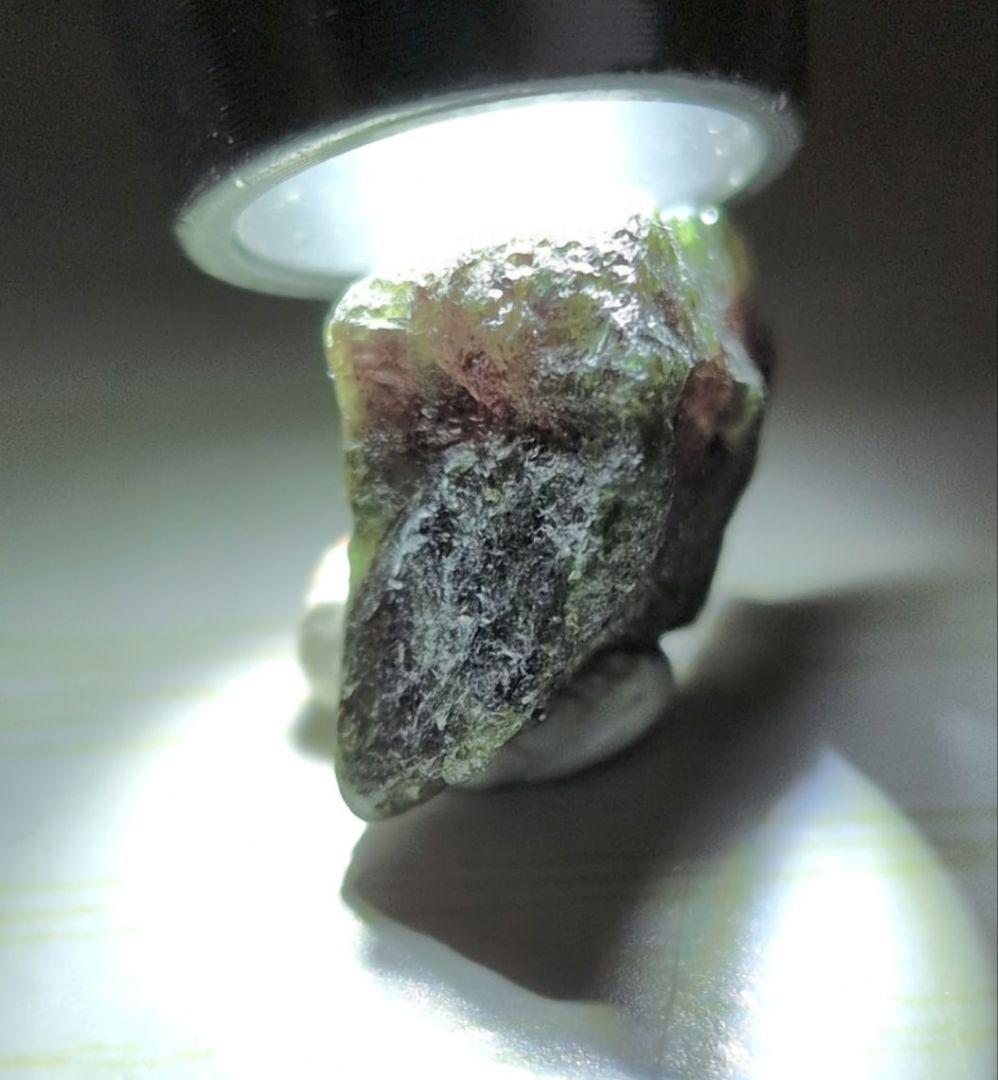 アレキサンドライト　希少宝石鉱物標本