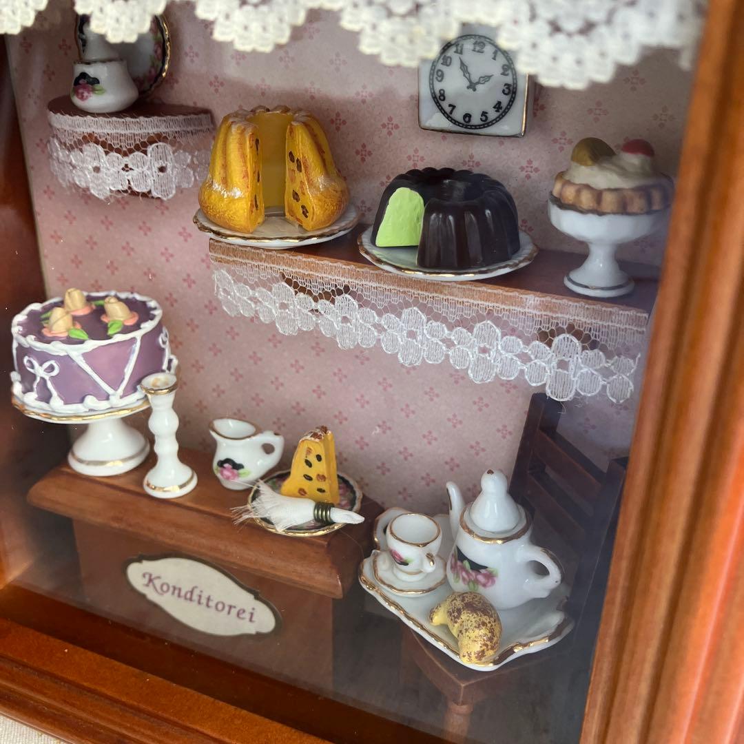 ククロフが可愛いケーキ屋さん ロイターポーセリン ドールハウス
