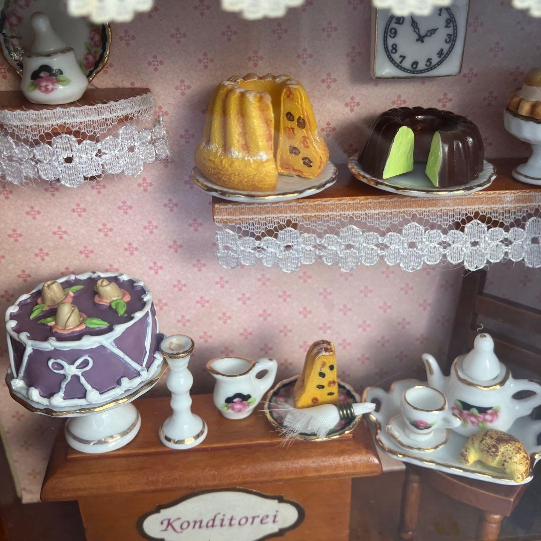 ククロフが可愛いケーキ屋さん ロイターポーセリン ドールハウス