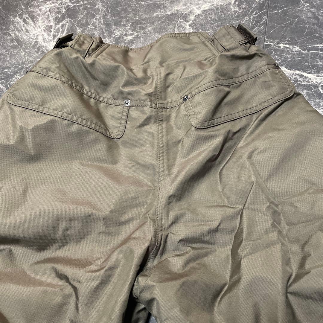 ellesseスノーボードウェア女性用 Lライトグレー　エレッセスキーウェア上下