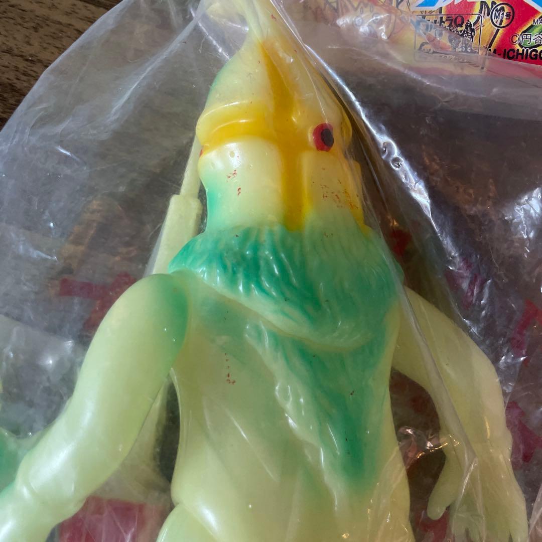 希少未使用M１号ウルトラQソフビ東京タワープレイセットケムール人ミニソフビ付き