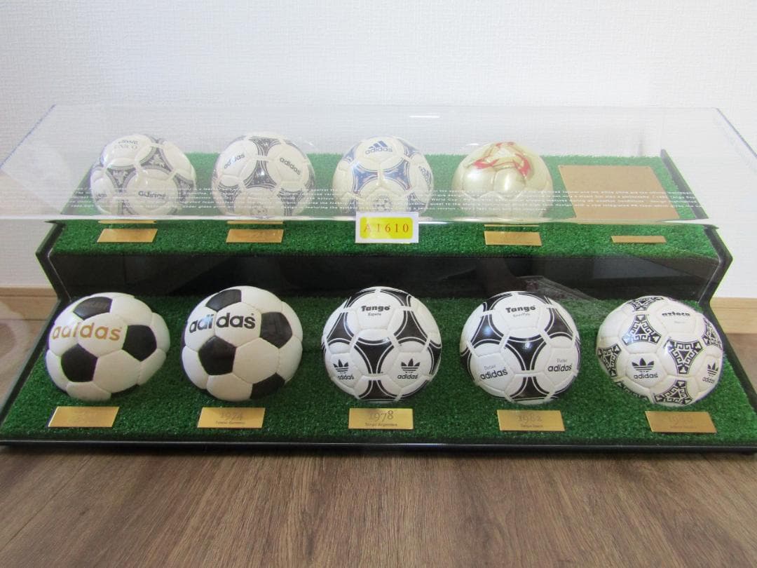 サッカーボール 1970-2002 adidas Historical Match Ball