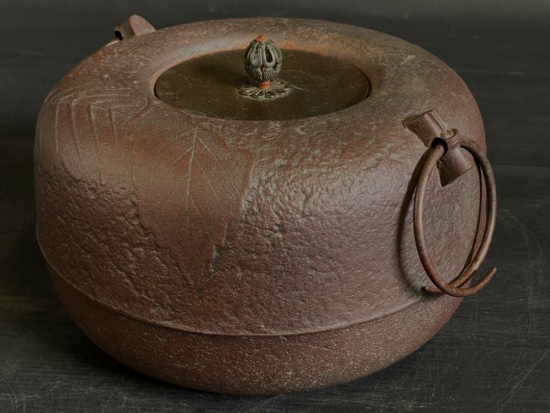 割引‼️「母」 柏釜 釜師 政光 釜鐶 共箱 黄布 炉釜 茶道具 （109あ）