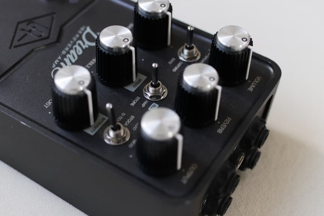 ギター UNIVERSAL AUDIO UAFX DREAM 65